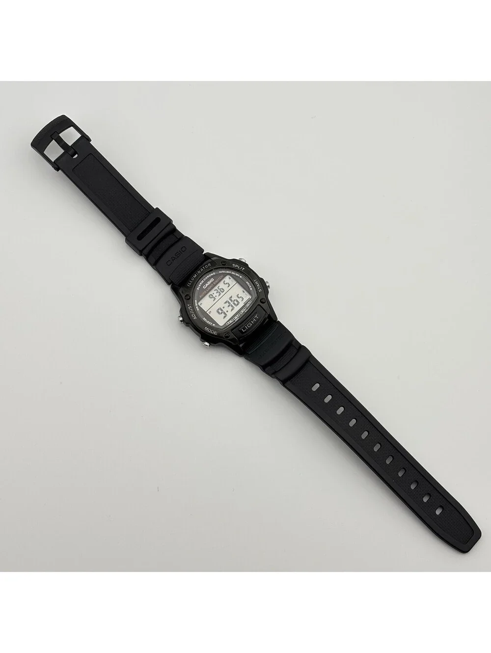 Vintage Casio Illuminator W-93H Black Green Alarm Chrono 36mm Watch Auto EL